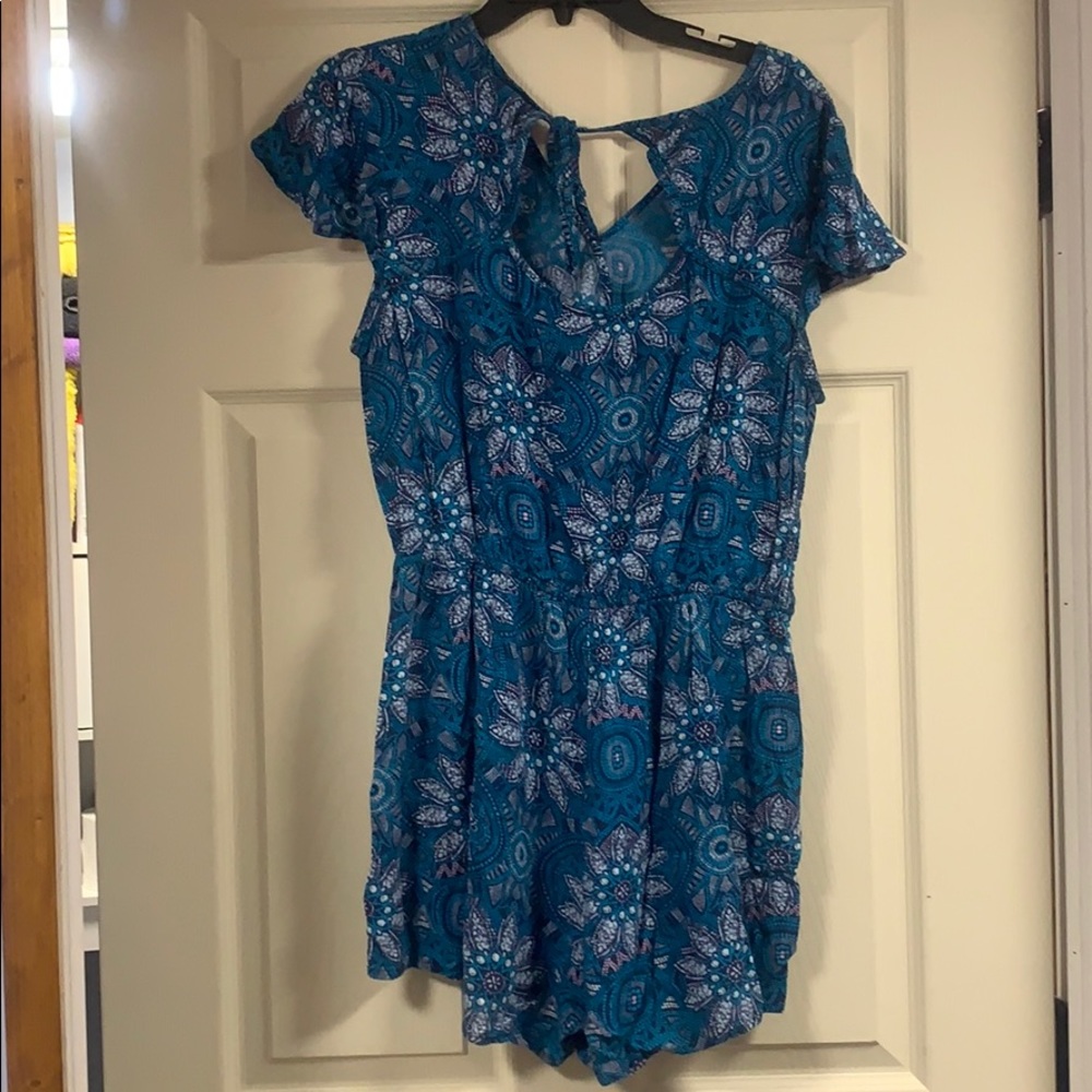 comfy romper!! 💙 - Picture 2 of 5